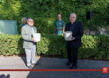 L’Ambasciata della Repubblica Dominicana presso la Santa Sede pianta un albero di arancio nei Giardini Vaticani