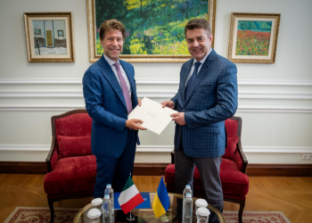 Il nuovo Ambasciatore d’Italia a Kiev, Carlo Formosa, ha presentato copia delle Lettere Credenziali