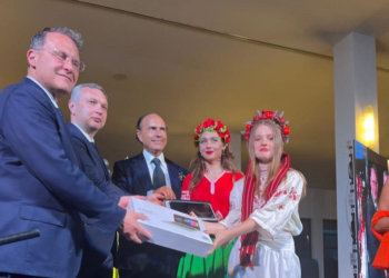 A Napoli l’iniziativa “Un tablet per i giovani studenti ucraini”. Partecipa l’Ambasciatore Melnyk
