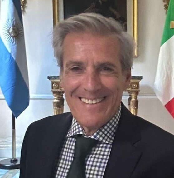 Marcelo Martín Giusto, Ambasciatore della Repubblica Argentina: “Italia nel mio destino, decisi di intraprendere la carriera diplomatica guardando un film di Comencini. Il mio ricordo più brutto? La guerra delle Malvinas”