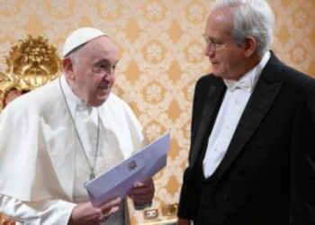 Santa Sede, l’Ambasciatore dell’Ecuador Jorge Edmundo Uribe Pérez presenta Lettere Credenziali