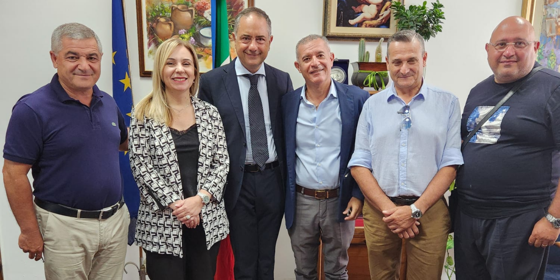 Gioia Tauro, la neo Sindaca Simona Scarcella incontra il Console del Marocco Domenico Naccari