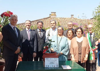 La rosa di Anita Garibaldi donata all’Ambasciata del Brasile