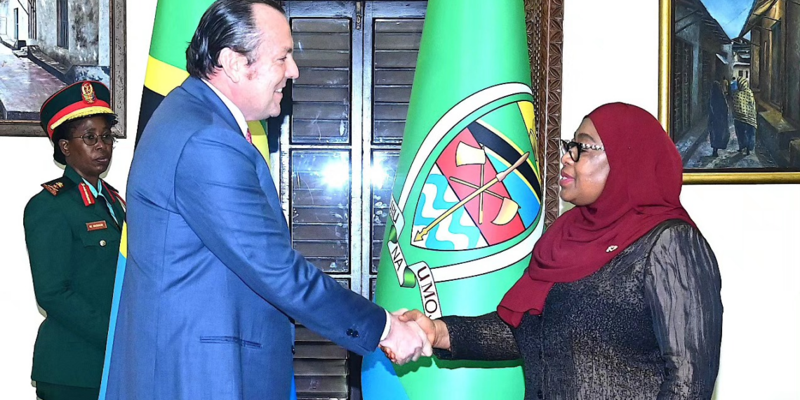 Tanzania, l’Ambasciatore Coppola presenta Lettere Credenziali alla Presidente Suluhu Hassan