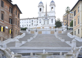 Francia vuole Trinità dei Monti? il Campidoglio replica: “E’ patrimonio di Roma”