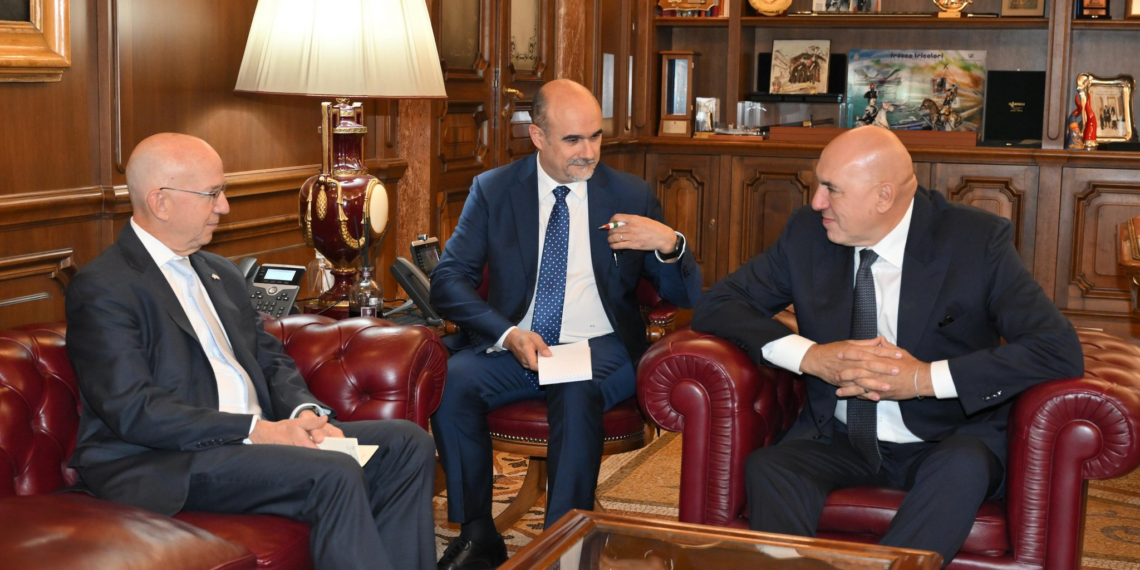 Il Ministro Guido Crosetto riceve l’Ambasciatore USA Jack Markell