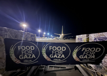 Medio Oriente, altri aiuti italiani entrano a Gaza dalla Giordania