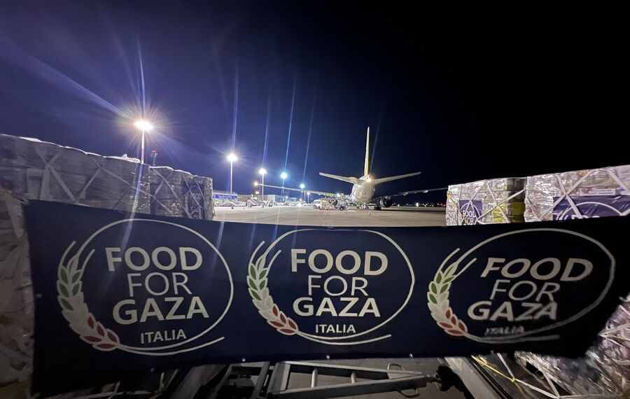 Medio Oriente, altri aiuti italiani entrano a Gaza dalla Giordania