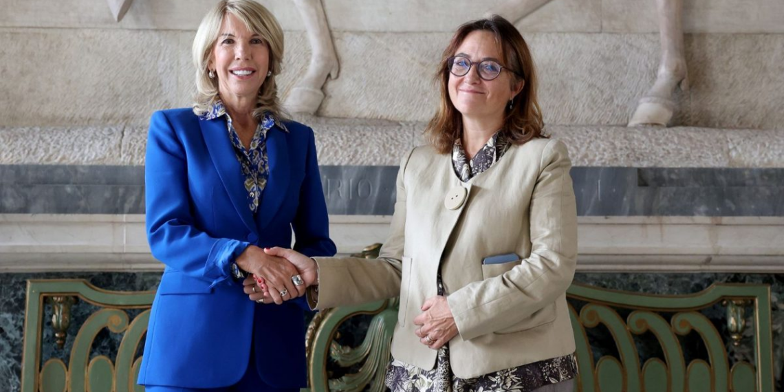 Torino, l’Ambasciatrice d’Irlanda Patricia O’Brien incontra la Vicesindaca Michela Favaro a Palazzo Civico