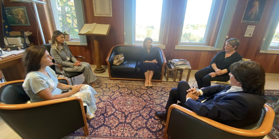 Policoro, l’Ambasciatore di Romania Gabriela Dancau incontra il Sindaco Enrico Bianco