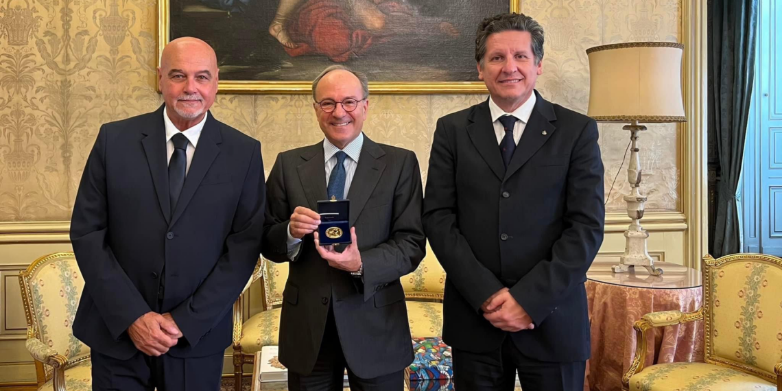 Vienna, all’Ambasciatore Giovanni Pugliese l’Augustale del Centro Studi Federico II