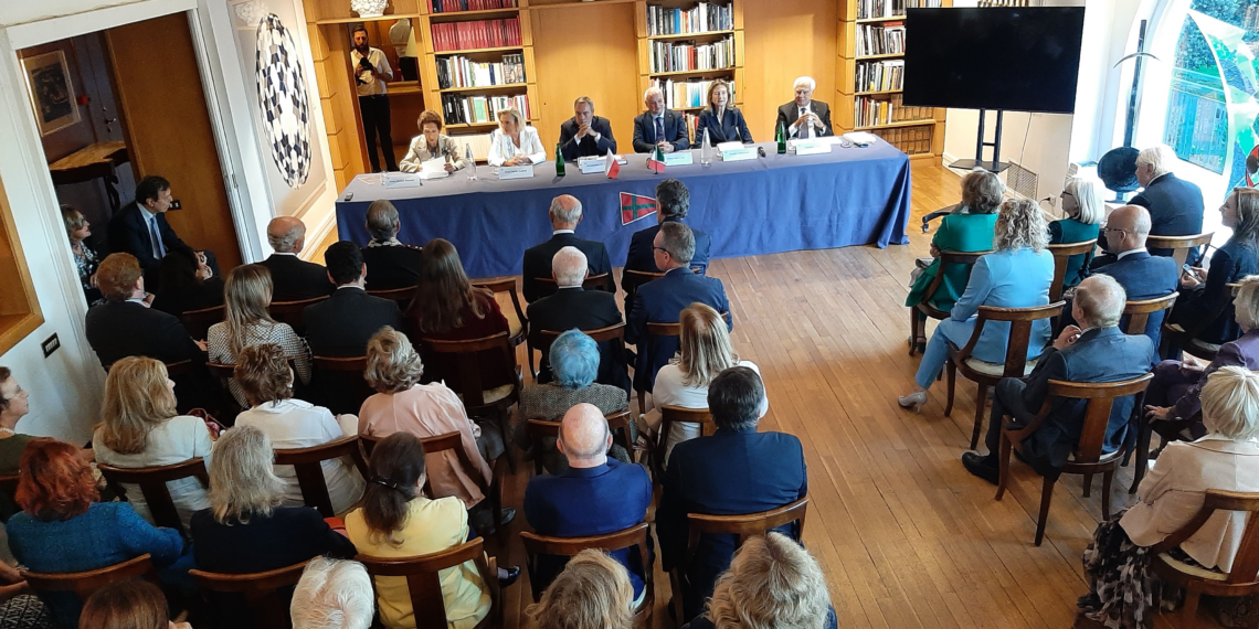 Le Relazioni fra Italia e Polonia, al Circolo degli Esteri presentato il numero unico de “Il Veltro”