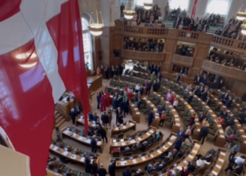 Danimarca, la Famiglia Reale partecipa all’inaugurazione del nuovo anno parlamentare. Il foto-racconto di Ezio Cairoli