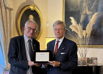 Telefono Azzurro conferisce all’Ambasciatore Di Nitto il “Premio per l’infanzia e l’adolescenza”