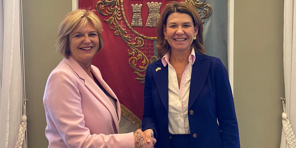 Campobasso, il Sindaco Forte riceve il Console Generale USA a Napoli Tracy Roberts-Pounds