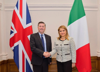 Londra. Il Sottosegretario Tripodi incontra l’omologo al Commercio Douglas Alexander