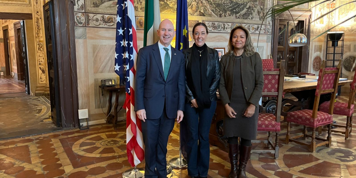 Firenze, la Sindaca Funaro incontra l’Ambasciatore Usa Jack Markell a Palazzo Vecchio