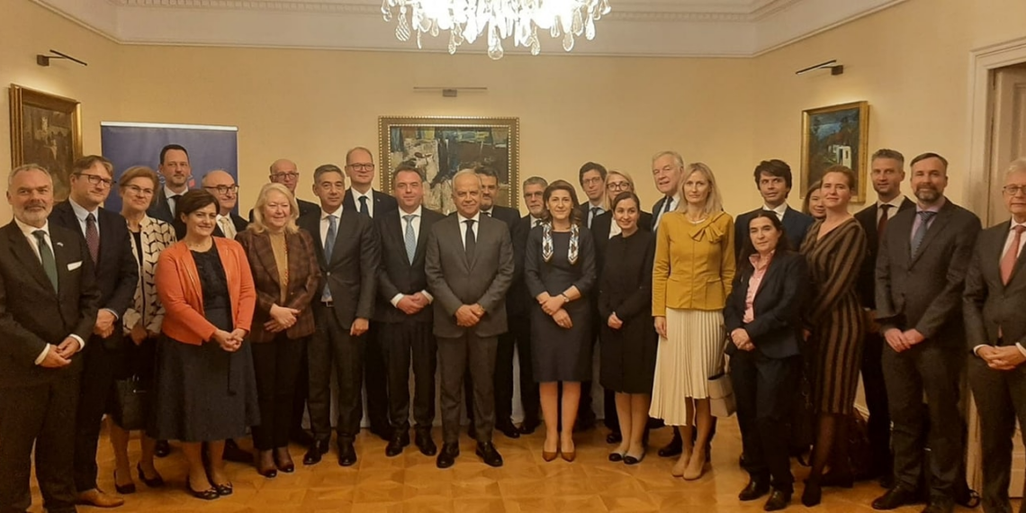 Il Ministro Piantedosi incontra i Capi Missione UE all’Ambasciata di Ungheria