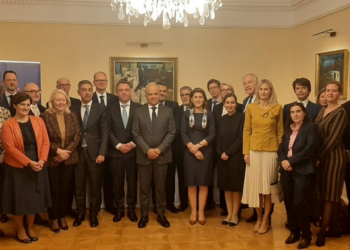 Il Ministro Piantedosi incontra i Capi Missione UE all’Ambasciata di Ungheria