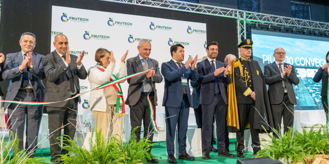 A Misterbianco taglio del nastro per la fiera “Frutech”. Partecipano numerosi Consoli Onorari