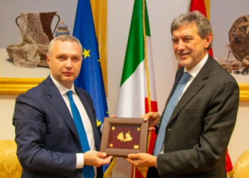 Regione Abruzzo: il Presidente Marsilio incontra l’Ambasciatore ucraino Melnyk per rafforzare cooperazione