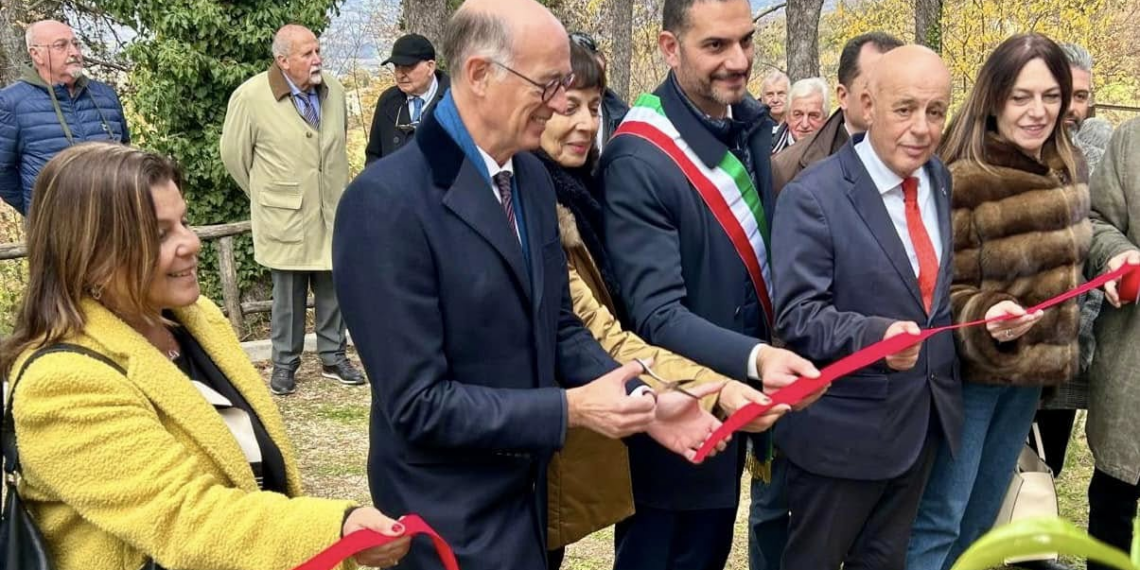 Cantalice, l’Amb. De Bauw e il parlamentare Porta inaugurano targa in memoria vittime tragedie aeree