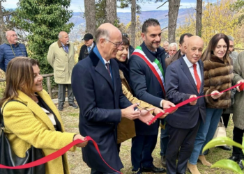 Cantalice, l’Amb. De Bauw e il parlamentare Porta inaugurano targa in memoria vittime tragedie aeree