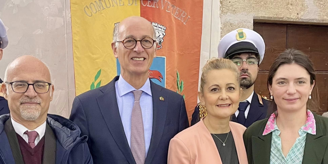 Cerveteri, l’Ambasciatore belga De Bauw all’inaugurazione della mostra “Miti eroici per buccheri di prestigio”