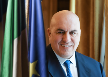 Attacchi russi su Kiev, sei sedi diplomatiche colpite. Crosetto: “Sistema antiaereo Samp-t ha funzionato”