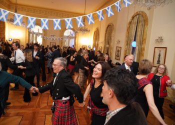 L’Ambasciatore britannico Edward Llewellyn ospita una serata in onore del poeta scozzese Robert Burns
