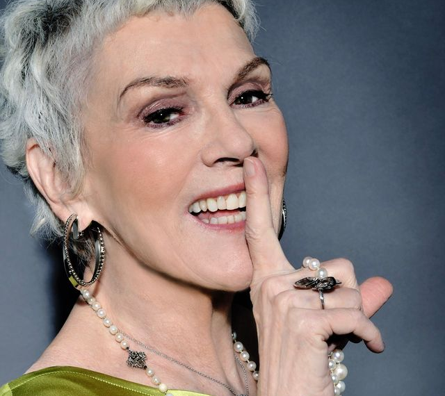 Caterina Caselli al Teatro Princesse Grace di Monaco per il docufilm “Una vita, cento vite”