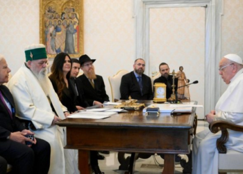 Papa Francesco incontra i membri della Delegazione albanese guidata da Haxhi Baba Edmond Brahimaj