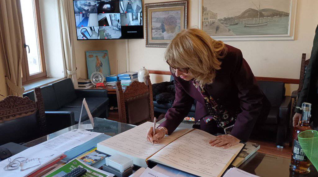 Turismo, l’Ambasciatrice irlandese O’Brien in visita ad Ischia per nuove opportunità di collaborazione