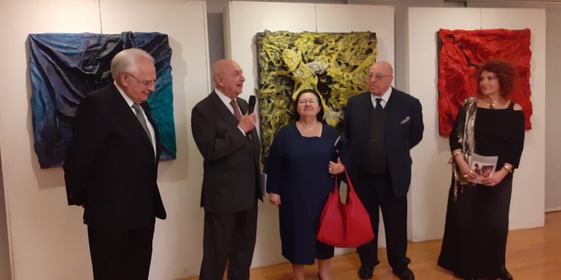 Vernissage d’eccezione al Circolo degli Esteri per la Mostra “Le vie dell’oro” di Fiamma Zagara