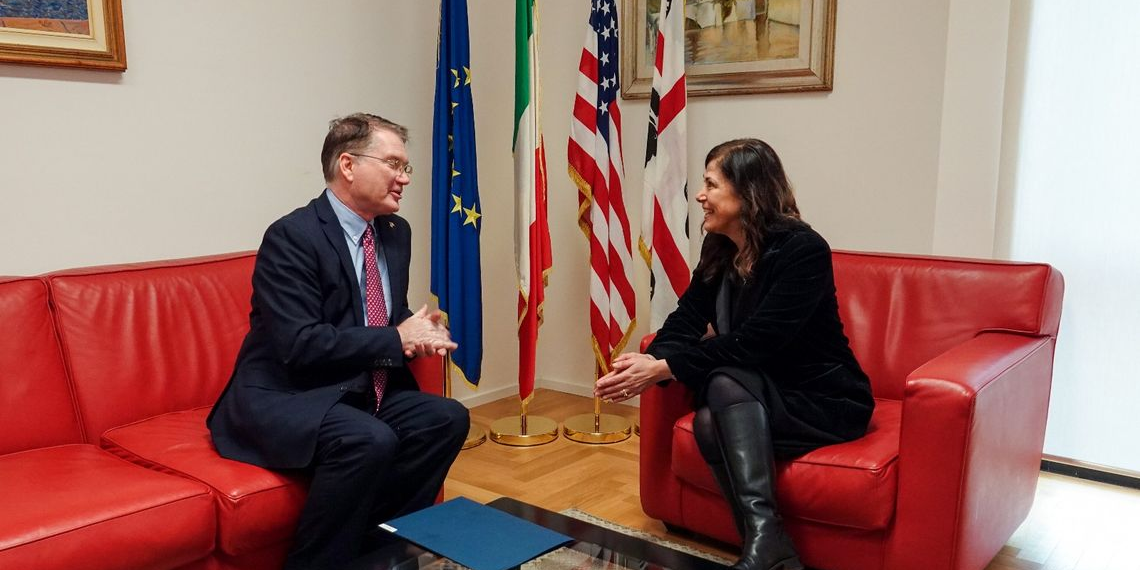 Regione Sardegna, incontro tra la Presidente Alessandra Todde e l’Incaricato d’Affari USA Shawn Crowley