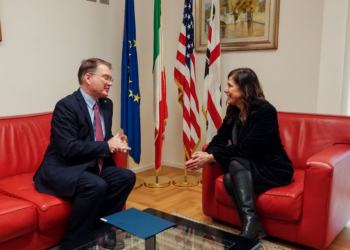 Regione Sardegna, incontro tra la Presidente Alessandra Todde e l’Incaricato d’Affari USA Shawn Crowley