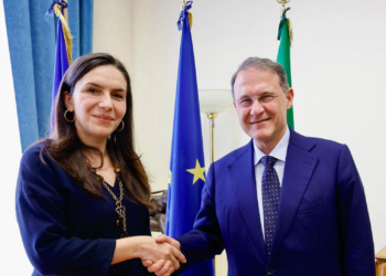 Il Vice Ministro Cirielli riceve alla Farnesina la Segretaria di Stato romena Staicu