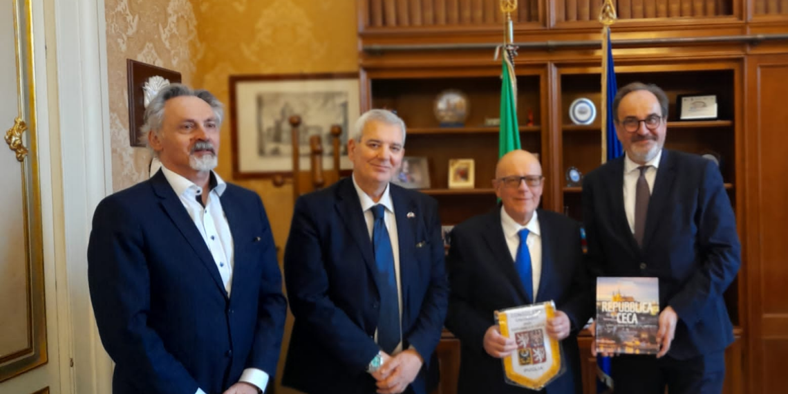 L’Ambasciatore Jan Kohout a Bari per rafforzare i rapporti tra la Repubblica Ceca e la Puglia 