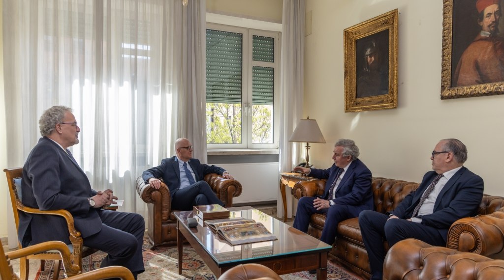 Trento, il Prefetto Giuseppe Petronzi ha ricevuto l’Ambasciatore del Cile Ennio Augusto Vivaldi Véjar