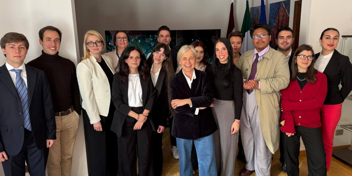 L’Associazione “Giovani Universitari in Parlamento” incontra l’Ambasciatrice lettone Elita Gavele