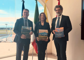 Volo diretto Catania-New York a partire dal 22 maggio: l’Incaricato d’Affari USA Crowley visita l’Aeroporto siciliano