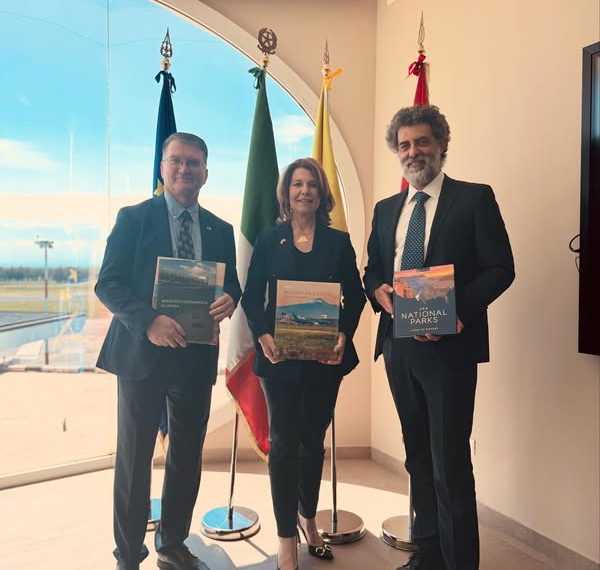 Volo diretto Catania-New York a partire dal 22 maggio: l’Incaricato d’Affari USA Crowley visita l’Aeroporto siciliano