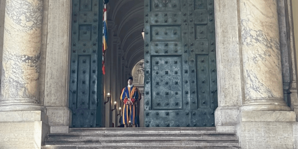 Il 21 aprile a San Pietro. Foto-racconto di Ezio Cairoli