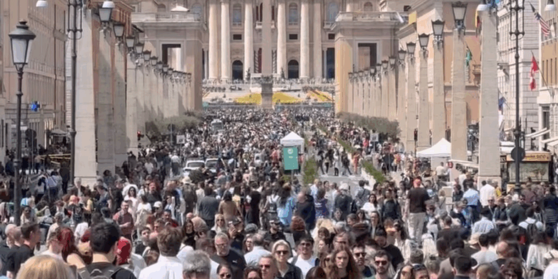 Il 21 aprile a San Pietro. Foto-racconto di Ezio Cairoli