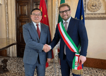 Vicenza, l’Ambasciatore cinese Jia Guide in visita a Palazzo Trissino e in Basilica Palladiana