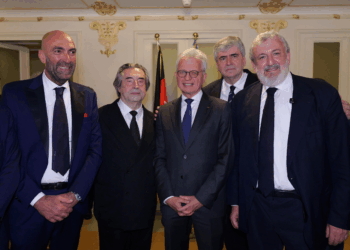 Bari, il Presidente della Regione Puglia e l’Ambasciatore tedesco partecipano all’Europakonzert al Petruzzelli