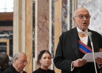 Santa Sede, il decano del Corpo diplomatico a Leone XIV: “pronti a rispondere all’appello di pace”
