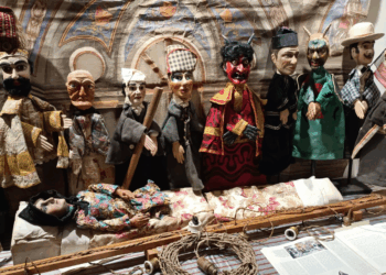 Buratto, fili e bastoni. In mostra all’Istituto Italiano di Cultura di Praga marionette e pupi della tradizione italiana