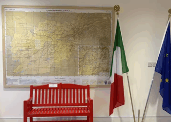 Una ‘panchina rossa’ all’Ambasciata d’Italia in Afghanistan