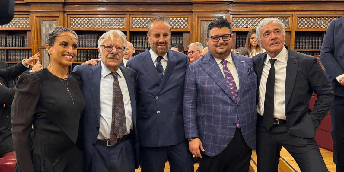 Premio per la pace alla cantante Noa alla presentazione del libro di Alessandro Iovino in Senato